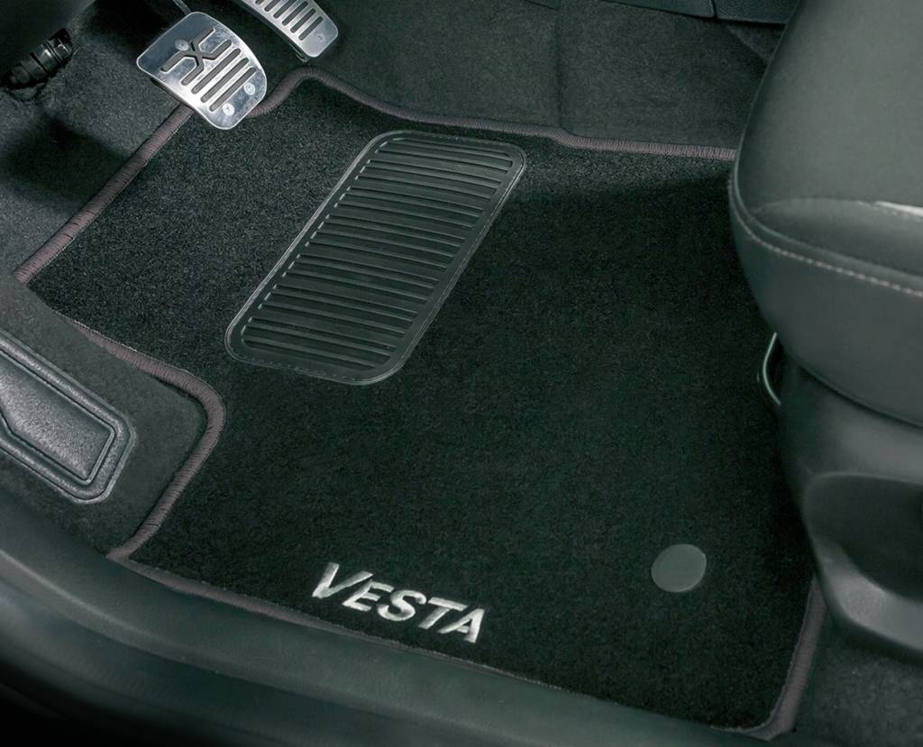 Салонные и багажные коврики для Lada Vesta, какие лучше?