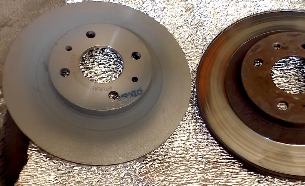Замена тормозных дисков на Ладе Приора, старый и новый тормозной диск